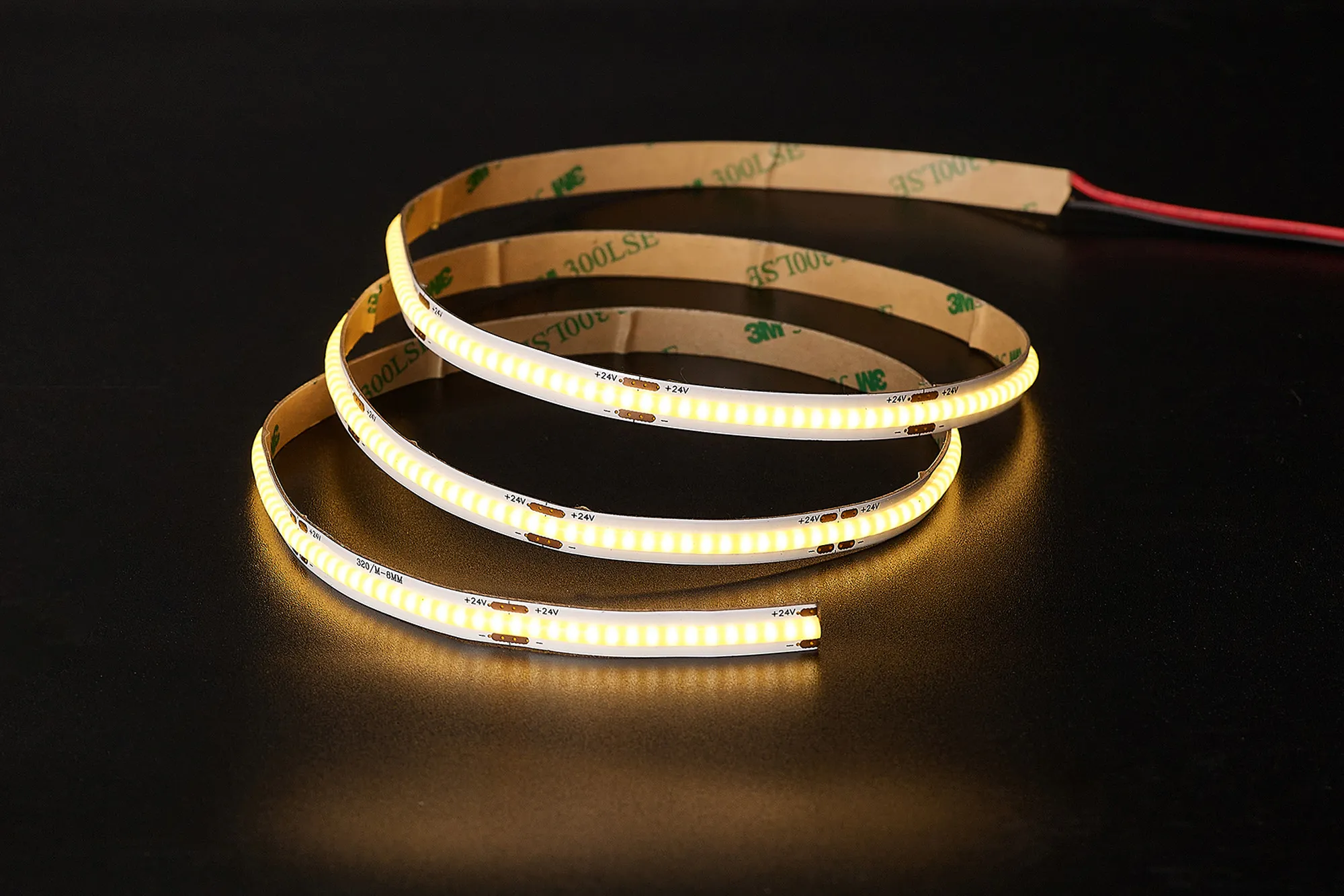DX700101  Axios Flow, 5mx8mm, 24V, 40W ,COB LED Strip,  800lm/m, 8W/m, 180°, 3000K.  IP20.